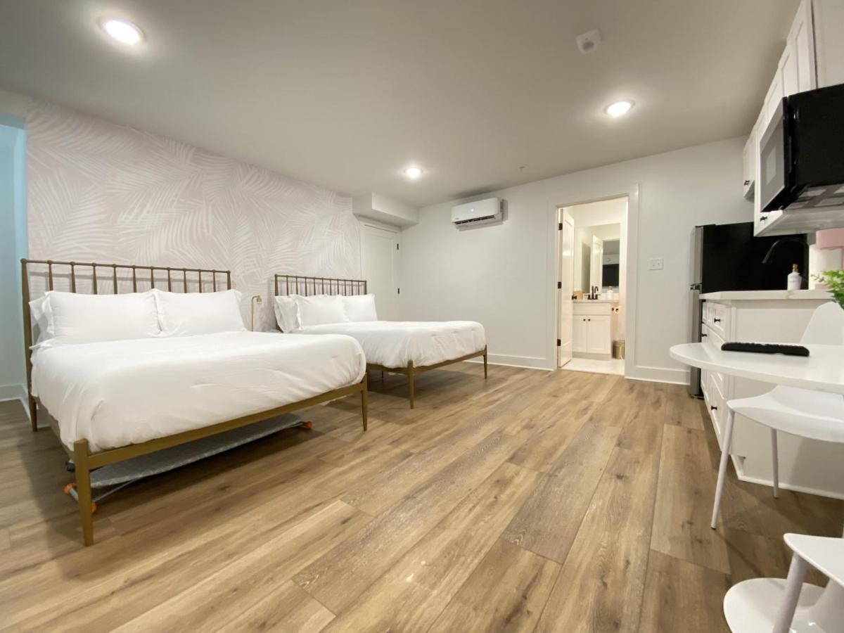 Tropical Springs Studio Apartment Two Queen Beds Galveston Exteriér fotografie