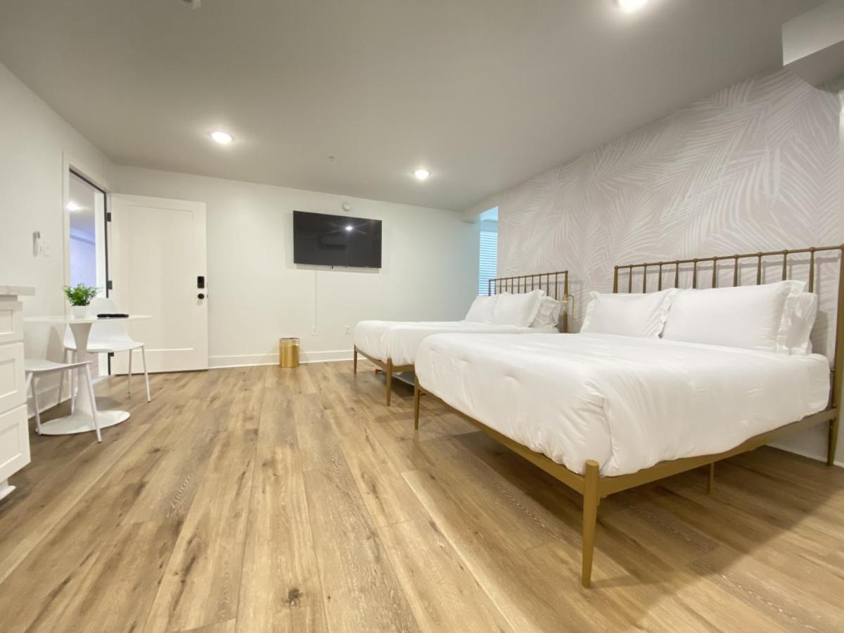 Tropical Springs Studio Apartment Two Queen Beds Galveston Exteriér fotografie