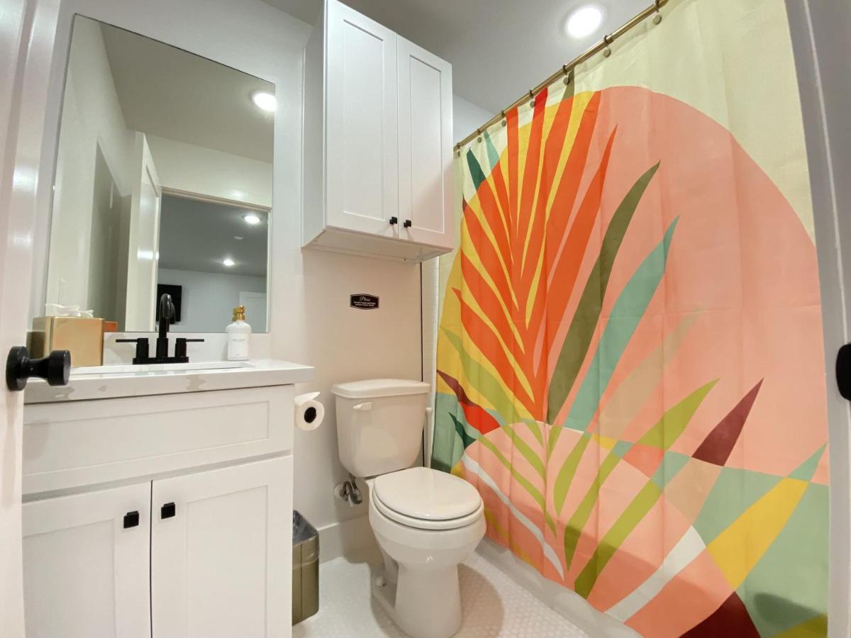 Tropical Springs Studio Apartment Two Queen Beds Galveston Exteriér fotografie