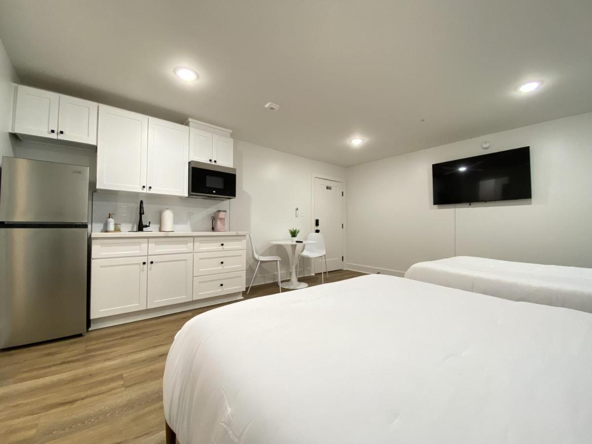Tropical Springs Studio Apartment Two Queen Beds Galveston Exteriér fotografie