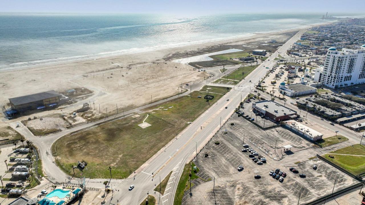 Tropical Springs Studio Apartment Two Queen Beds Galveston Exteriér fotografie